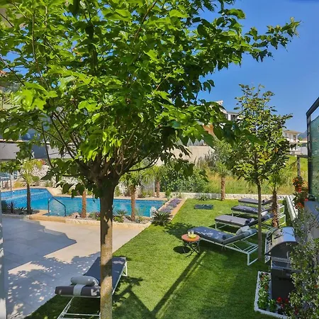 Unique - Luxury Near Split