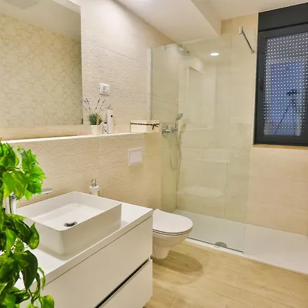 Unique - Luxury Near Split *